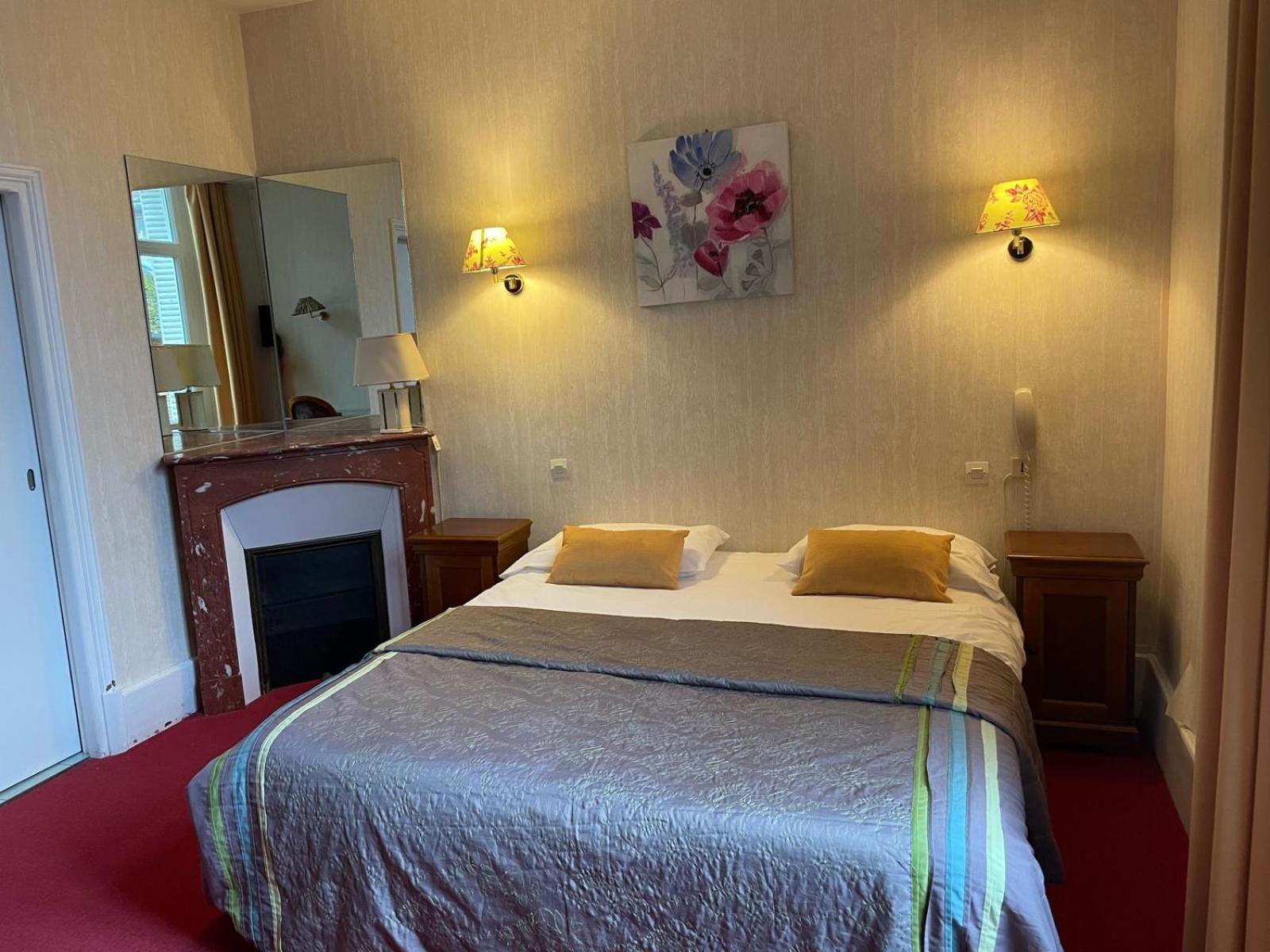 Hotel Le Beau Site Gien Buitenkant foto